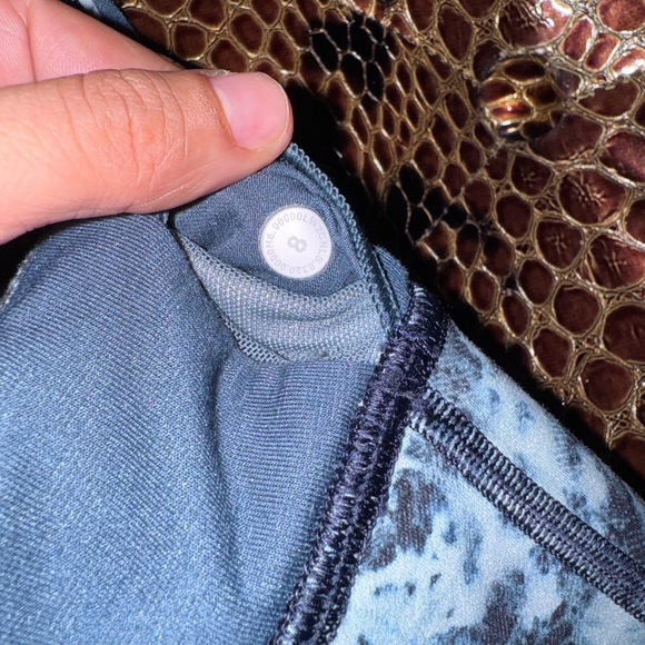 Lululemon Flow Y Bra Long Nine Lulu Indigo Lace Starlight - Picture 3 of 4